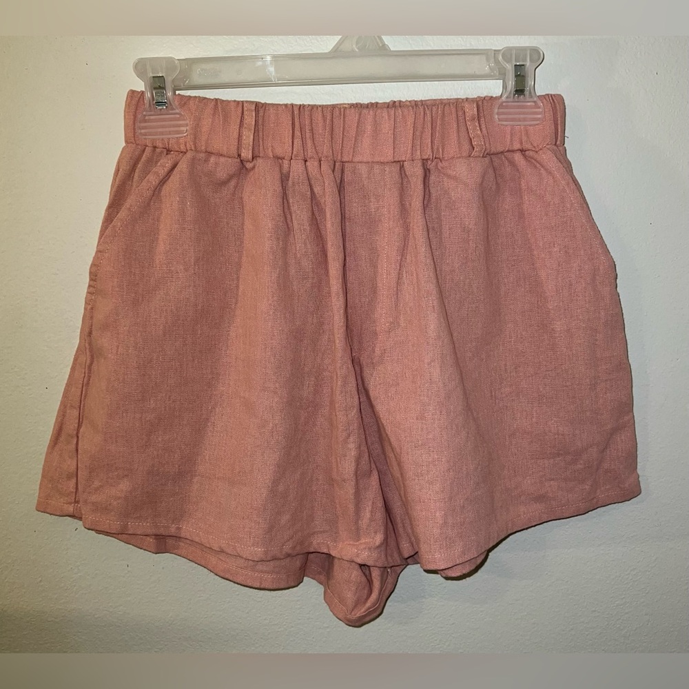 HYFVE Women's Light Pink Shorts! Size Medium. - Picture 2 of 9